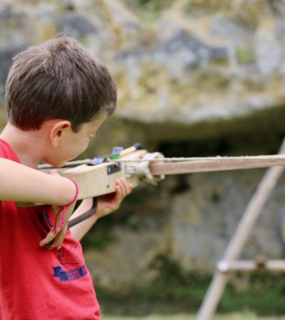 Château de Commarque – Atelier – Tir à l’arbalète Château de Commarque - Atelier - Tir à l'arbalète