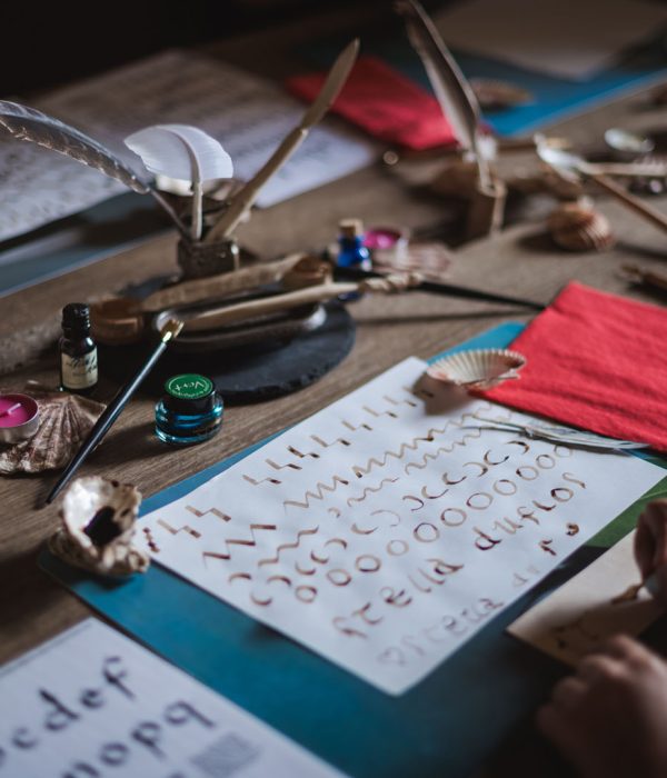 Atelier enfants Caligraphie médiévale château Périgord Château de Commarque CA 128 @ERphotos