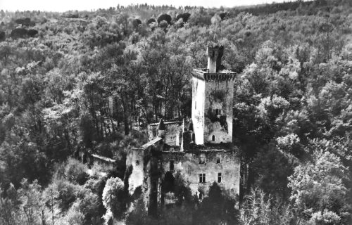 Château Commarque restauration patrimoine dordogne