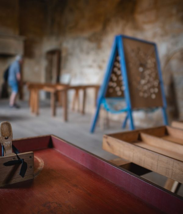 Visite en famille Château Périgord jeux anciens enfants Château de Commarque 201 @ERphotos